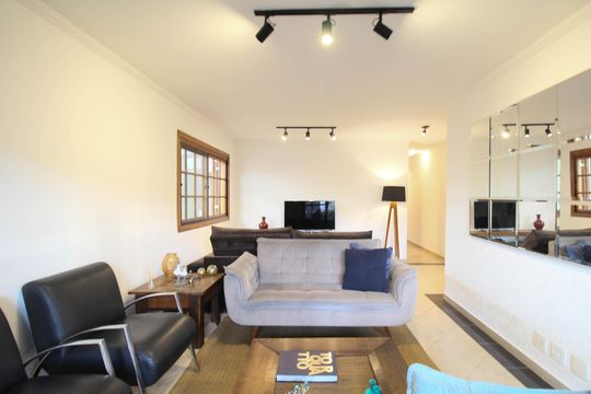 Casa de Condomínio à venda com 3 quartos, 220m² em Vila Tramontano, São Paulo