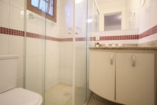 Casa de Condomínio à venda com 3 quartos, 220m² em Vila Tramontano, São Paulo