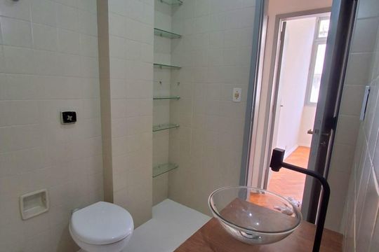 Banheiro Social de apartamento para alugar com 2 quartos, 55m² em Tijuca, Rio de Janeiro