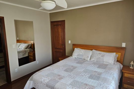 Suíte de casa à venda com 4 quartos, 224m² em Partenon, Porto Alegre