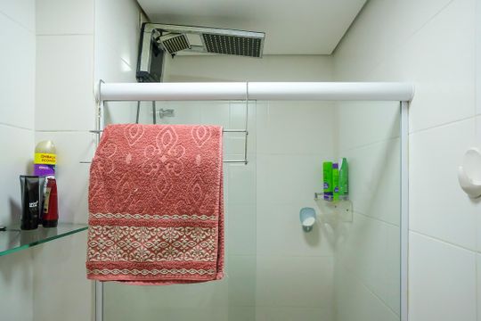 Banheiro social de apartamento à venda com 2 quartos, 70m² em Fundação, São Caetano do Sul