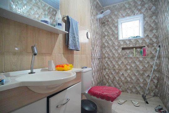 Banheiro de casa à venda com 3 quartos, 126m² em Canudos, Novo Hamburgo