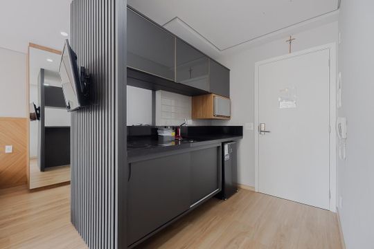 Cozinha de kitnet/studio à venda com 1 quarto, 31m² em Jardins, São Paulo