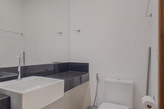 Banheiro de kitnet/studio à venda com 1 quarto, 31m² em Jardins, São Paulo