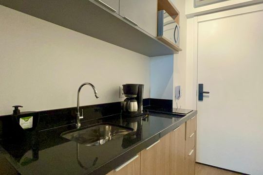 Cozinha de kitnet/studio à venda com 1 quarto, 25m² em Pompeia, São Paulo