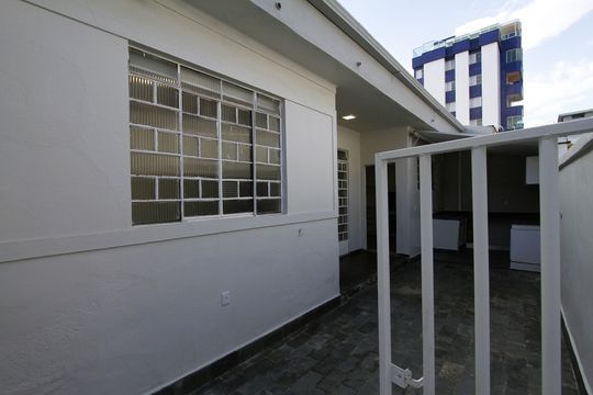 Varanda da Sala de casa para alugar com 2 quartos, 70m² em Caiçara-adelaide, Belo Horizonte