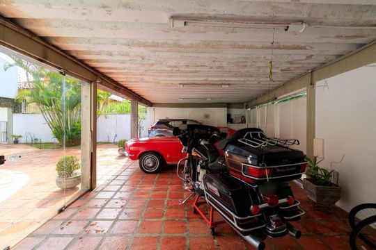 Casa à venda com 4 quartos, 240m² em Jardim Panorama, São Paulo