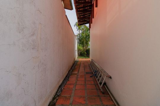Casa à venda com 4 quartos, 240m² em Jardim Panorama, São Paulo