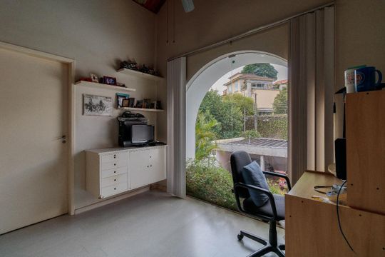 Casa à venda com 4 quartos, 240m² em Jardim Panorama, São Paulo