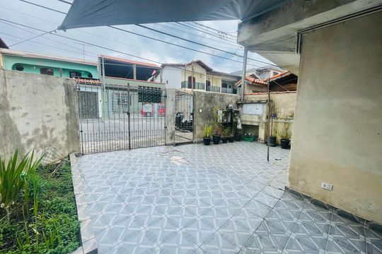 Garagem de casa à venda com 5 quartos, 158m² em Vila Alianca, Guarulhos