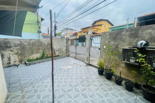 Garagem de casa à venda com 5 quartos, 158m² em Vila Alianca, Guarulhos