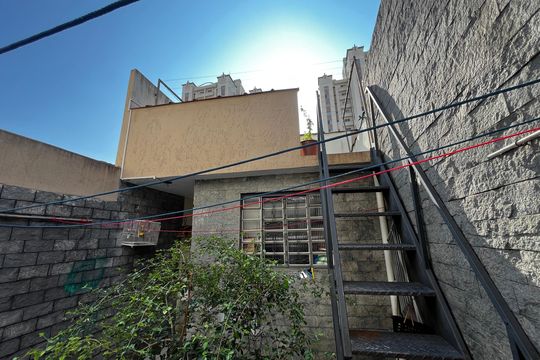 Quintal de casa à venda com 4 quartos, 180m² em Carandiru, São Paulo