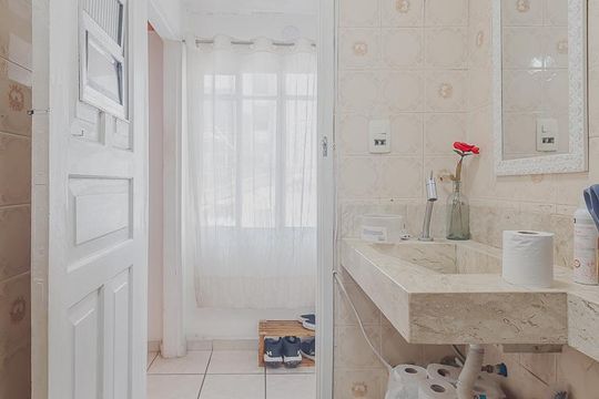 Banheiro Social de casa para alugar com 1 quarto, 60m² em Pinheiros, São Paulo