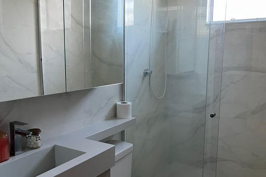 Banheiro Social de apartamento à venda com 2 quartos, 55m² em Juliana, Belo Horizonte