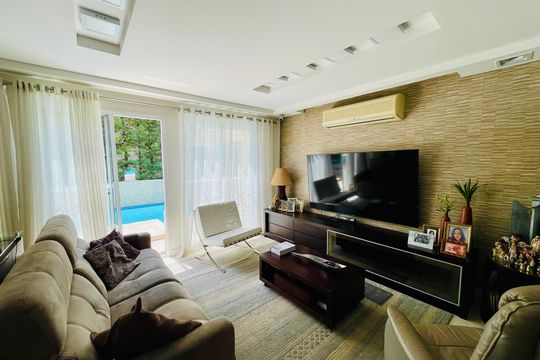 Sala de TV de casa de condomínio à venda com 3 quartos, 247m² em Jardim Paraventi, Guarulhos