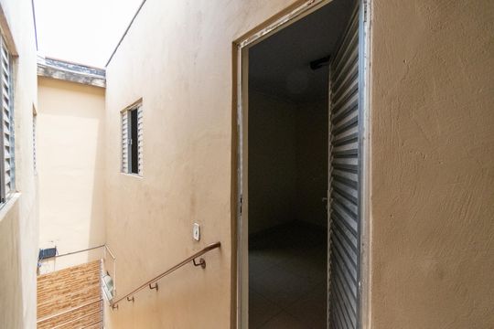 Entrada de casa para alugar com 1 quarto, 40m² em Jabaquara, São Paulo