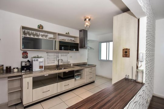 Cozinha de apartamento à venda com 3 quartos, 110m² em Jardim Maria Rosa, Taboão da Serra
