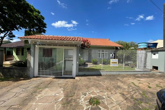 Fachada de casa à venda com 3 quartos, 246m² em Petrópolis, Novo Hamburgo