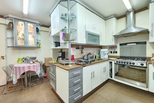 Cozinha de apartamento à venda com 4 quartos, 216m² em Funcionários, Belo Horizonte