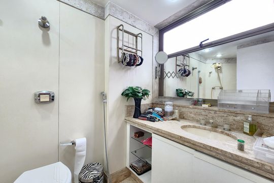 Banheiro da Suíte 2 de apartamento à venda com 4 quartos, 216m² em Funcionários, Belo Horizonte