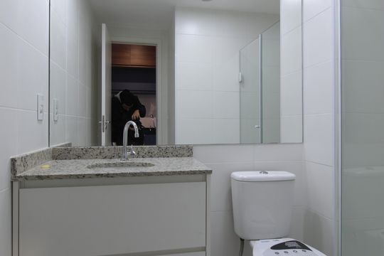 Banheiro de apartamento à venda com 1 quarto, 24m² em Vila Olímpia, São Paulo