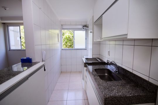 Cozinha de apartamento para alugar com 2 quartos, 48m² em Colégio, Rio de Janeiro