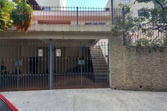 Casa à venda com 3 quartos, 266m² em Vila Tiradentes, São Paulo