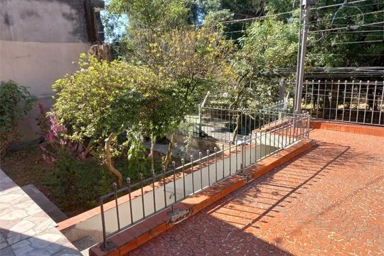Casa à venda com 3 quartos, 266m² em Vila Tiradentes, São Paulo