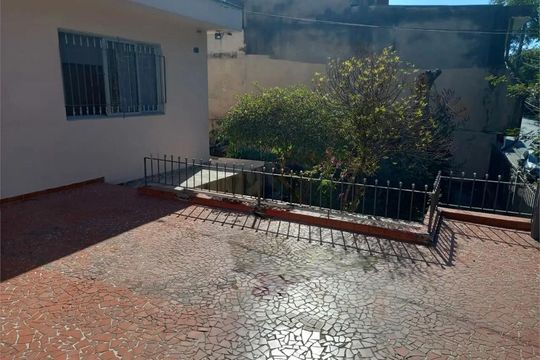 Casa à venda com 3 quartos, 266m² em Vila Tiradentes, São Paulo