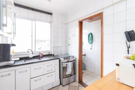 Cozinha de apartamento para alugar com 2 quartos, 54m² em Vila Buenos Aires, São Paulo