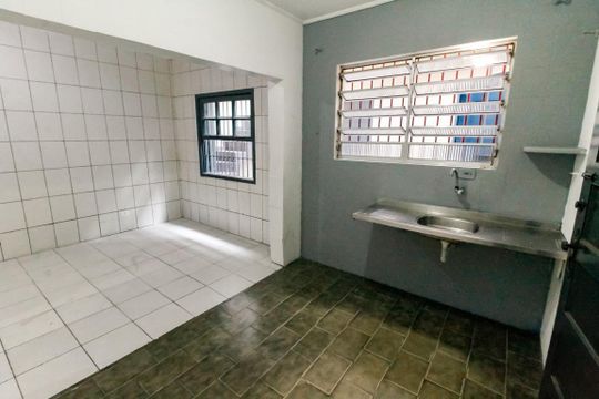 Cozinha de casa para alugar com 2 quartos, 120m² em Parque Santos Dumont, Taboão da Serra