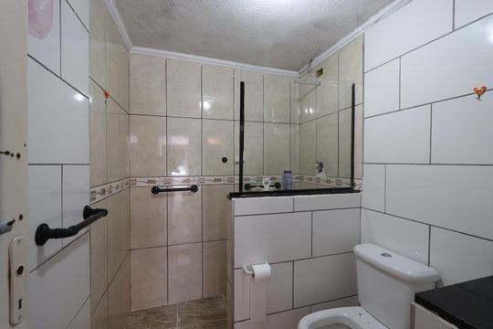 Banheiro de baixo de casa à venda com 5 quartos, 150m² em Vila Sapopemba, São Paulo
