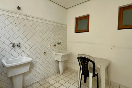 Área de Serviço de casa à venda com 4 quartos, 400m² em Vila Madalena, São Paulo