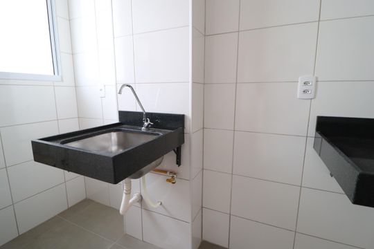 Cozinha de apartamento para alugar com 2 quartos, 40m² em Morada da Colina, Uberlândia