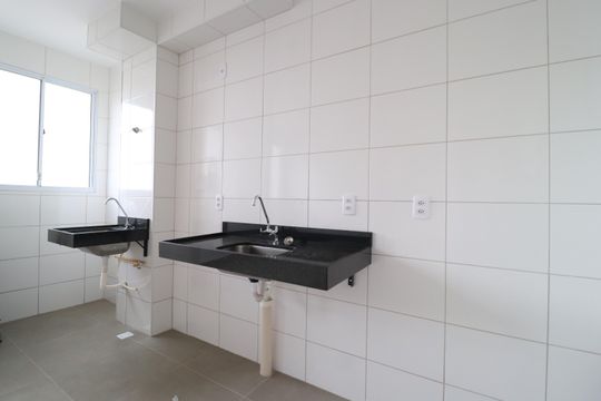 Cozinha de apartamento para alugar com 2 quartos, 40m² em Morada da Colina, Uberlândia