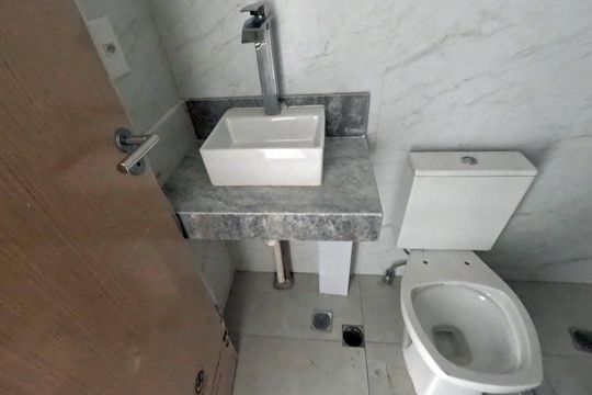 Banheiro Social de apartamento para alugar com 2 quartos, 65m² em Ponta da Praia, Santos