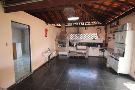 Terraço de casa à venda com 4 quartos, 273m² em Tirol, Contagem
