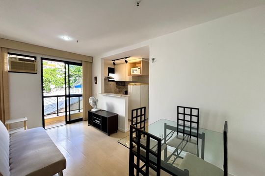Sala de apartamento para alugar com 1 quarto, 38m² em Botafogo, Rio de Janeiro