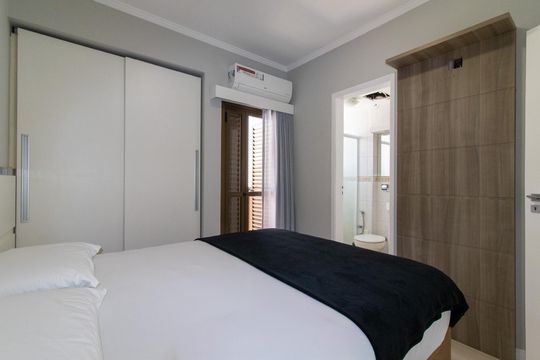 Suíte de apartamento para alugar com 2 quartos, 58m² em Cambuí, Campinas