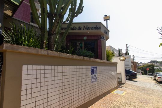 Placa de apartamento para alugar com 2 quartos, 58m² em Cambuí, Campinas