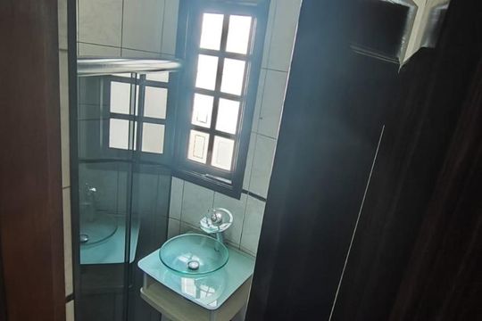 Banheiro Social de casa à venda com 3 quartos, 164m² em Pestana, Osasco