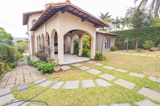 Garagem de casa à venda com 6 quartos, 1100m² em Bandeirantes (pampulha), Belo Horizonte