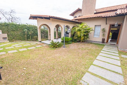 Garagem de casa à venda com 6 quartos, 1100m² em Bandeirantes (pampulha), Belo Horizonte