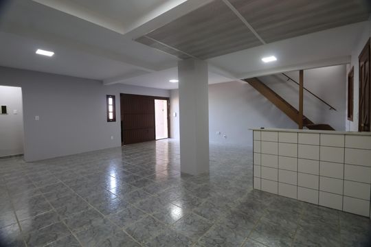 Sala 1 de casa à venda com 4 quartos, 260m² em Mathias Velho, Canoas