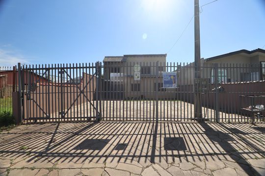 Fachada de casa à venda com 4 quartos, 260m² em Mathias Velho, Canoas