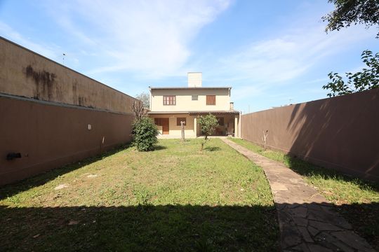 Quintal de casa à venda com 4 quartos, 260m² em Mathias Velho, Canoas