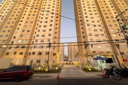 Fachada do Condomínio de apartamento para alugar com 2 quartos, 35m² em Vila Carmosina, São Paulo