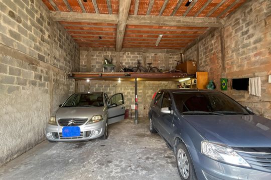 Garagem de casa à venda com 4 quartos, 305m² em Vila Pereira Barreto, São Paulo