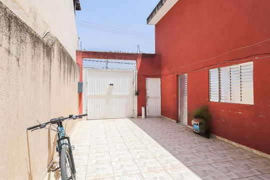 Garagem de casa à venda com 5 quartos, 120m² em Cidade São Miguel, São Paulo