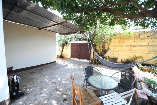 Quintal  de casa à venda com 3 quartos, 195m² em Vila Miguel Vicente Cury, Campinas